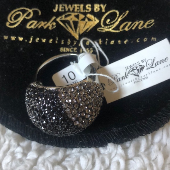 NWT Gorgeous Ring from Park Lane - Picture 3 of 6